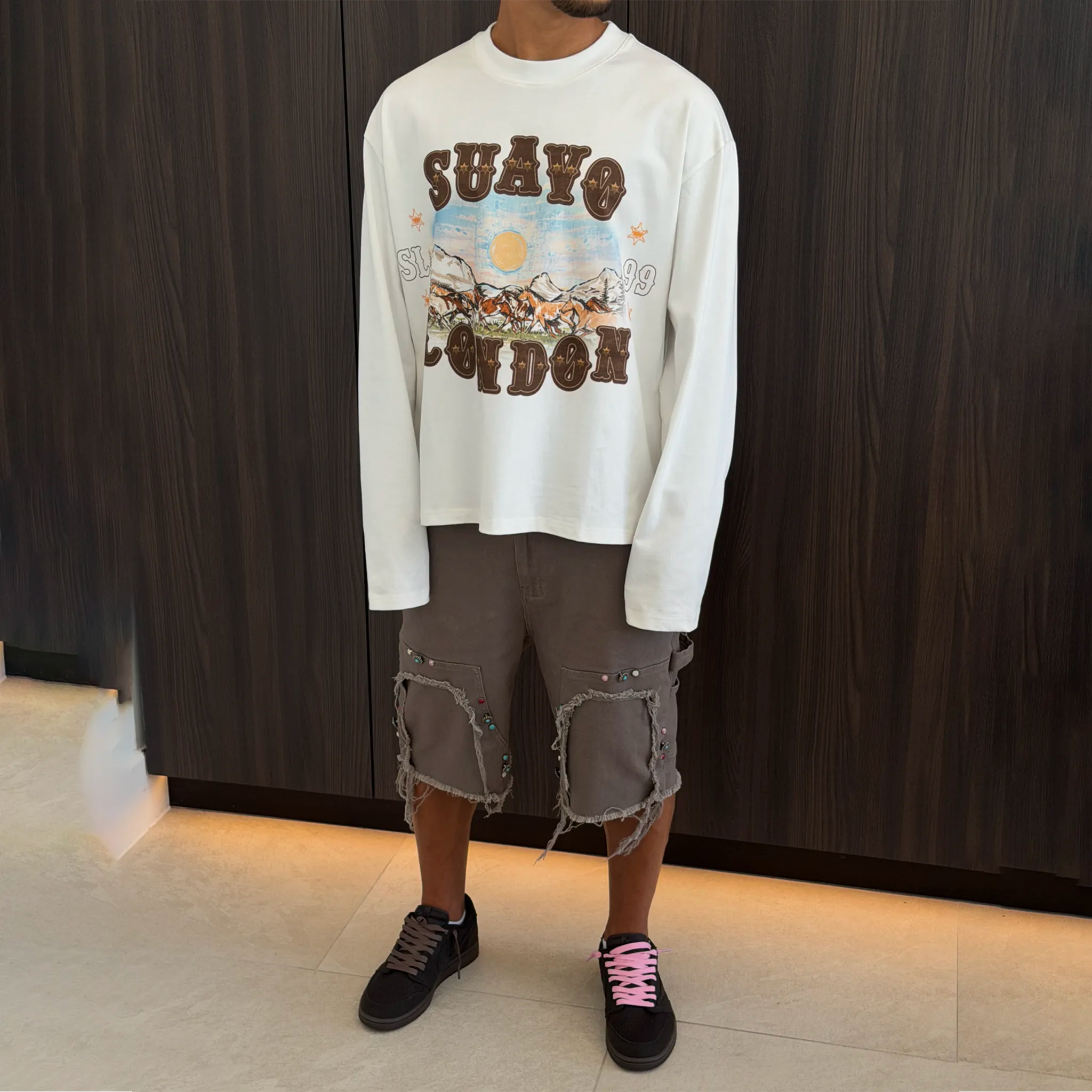 Model Front View of Suavo London Rodeo L/S White T-Shirt